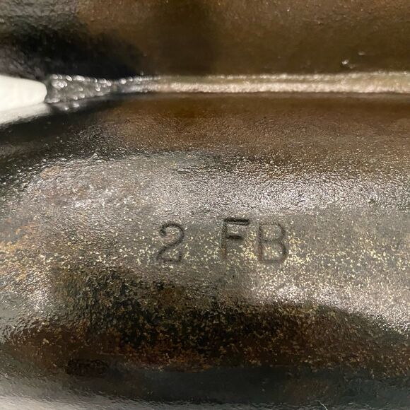 Cast Iron Double Loaf Pan No Maker Marks Seasoned and ready to use - Picture 7 of 8